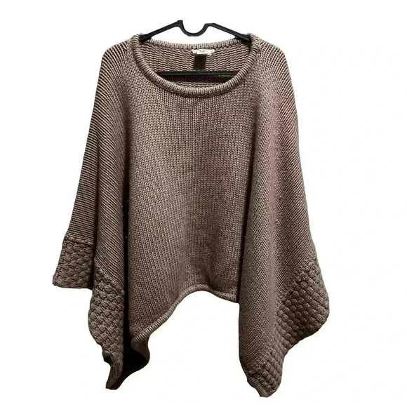 Gorgeous beige Portolano Poncho OSFA - Picture 1 of 3